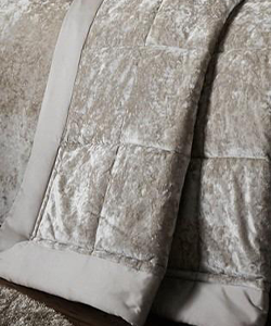 Crushed Velvet Bedspread by Catherine Lansfield (220 x 220)